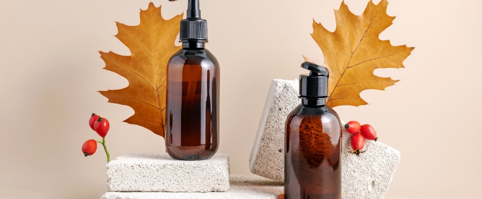 秋：スキンケアとメイクアップ